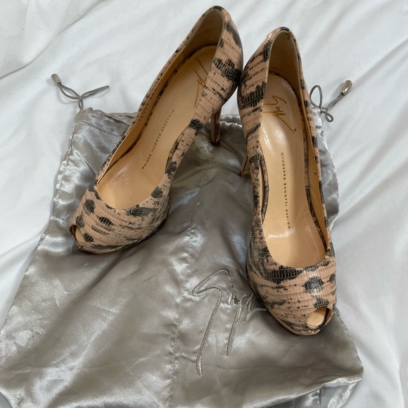 Giuseppe Zanotti Python Snakeskin Neutral Stilettos - Sz 35.5 IT - Picture 1 of 6